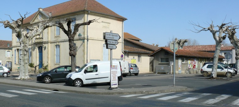 Centre bourg Pavie.JPG