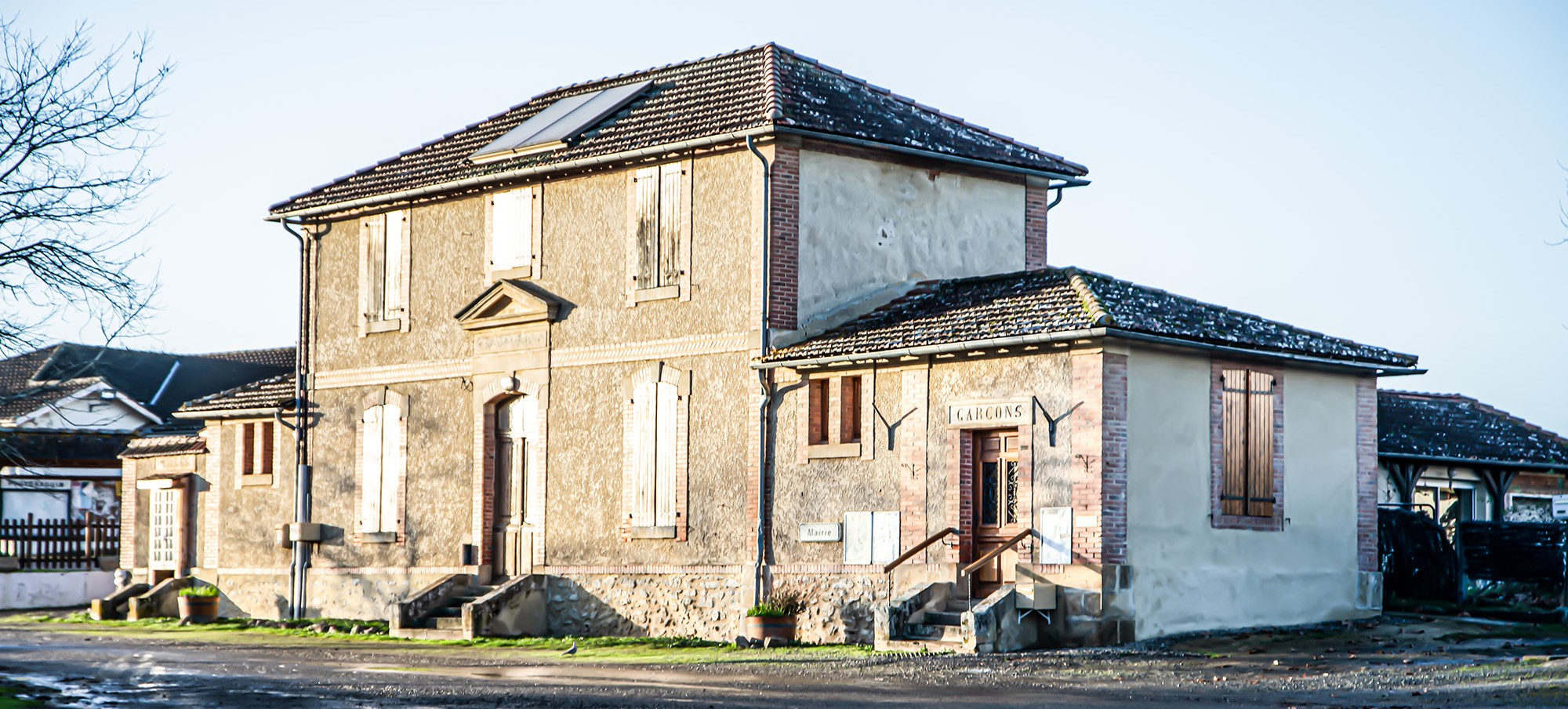 0 Le bâtiment de la mairie de Poutdraguin 1bis 110123.jpg