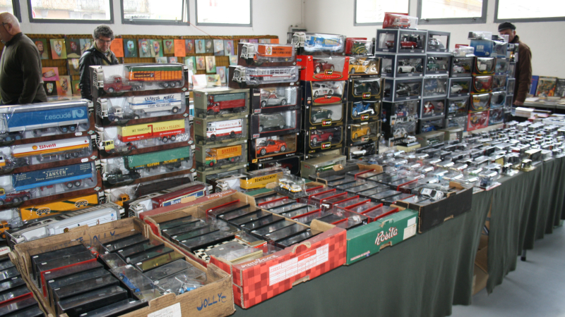 Bourse aux vieux papiers, livres anciens, vinyles …