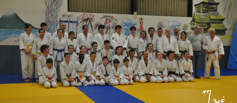 Deux maîtres du judo au dojo !
