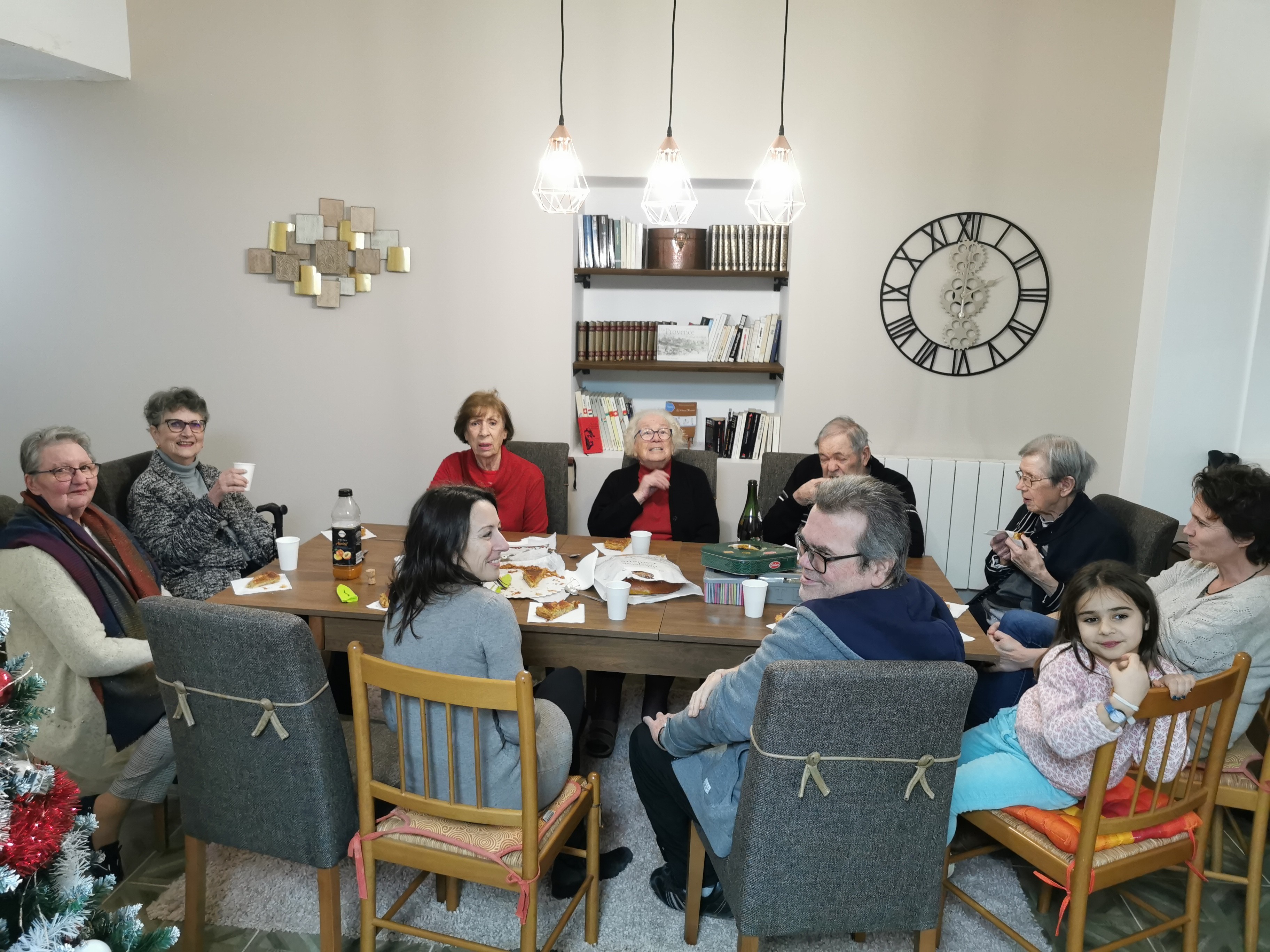 Les résidents ont partagé la galette.