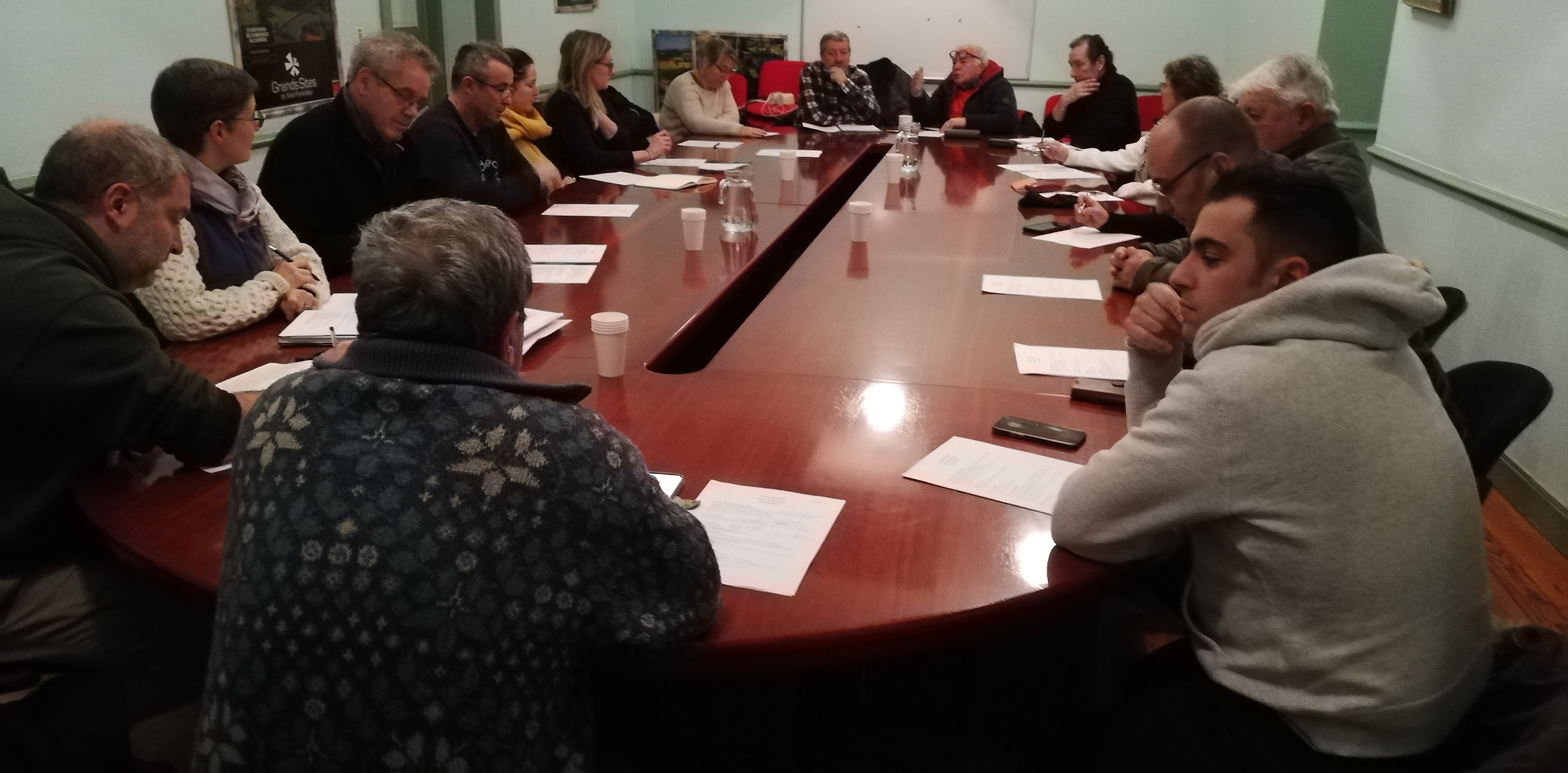réunion des sociétés locales pour discuter d’une commémoration en 2024 du contrat de paréage.