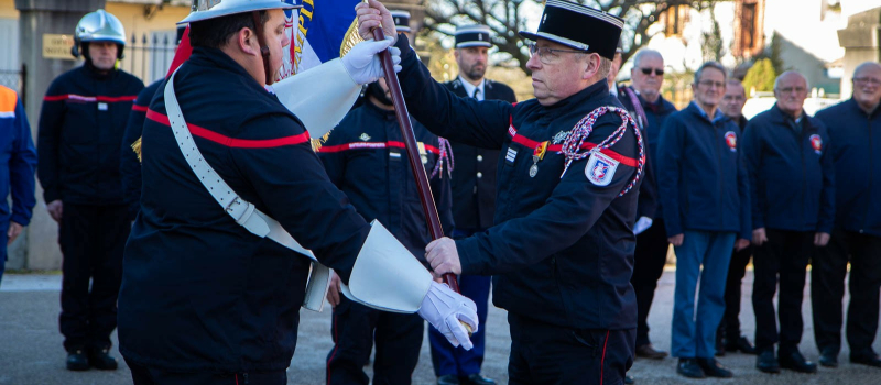 Passation de pouvoir au centre de secours