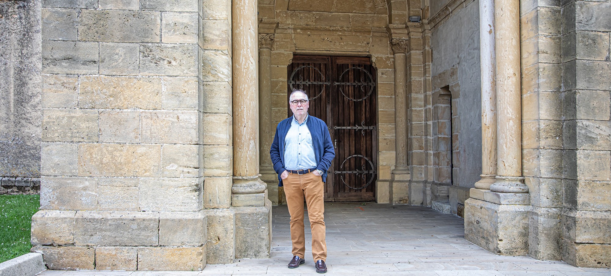 0 Jean-Etienne Meillan au porche de l'église 1bis 250621.jpg
