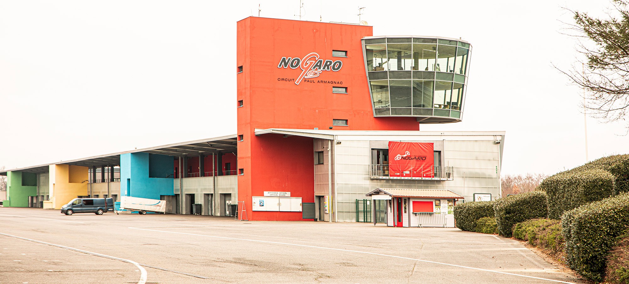 0 La tour du circuit de Nogaro 1bis 220123.jpg