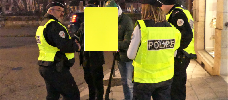 "carton jaune" pour les piétons, cyclistes et trottinettistes