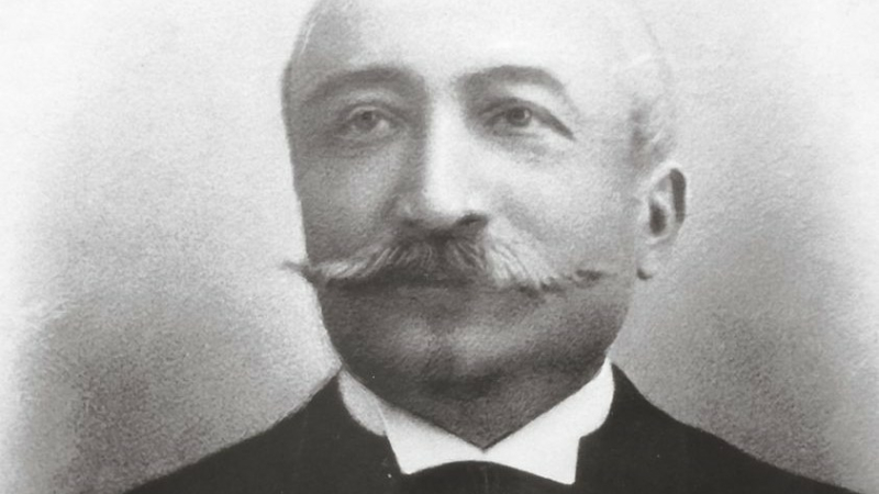 Hommage  à Jean-Martial Cazes généreux donateur à la ville de Fleurance.