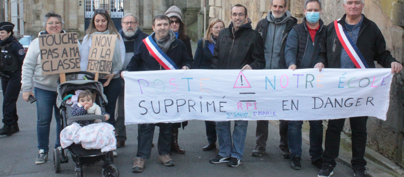 Enseignants, parents et maires, la colère gronde.