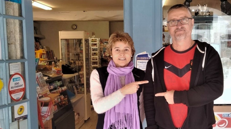 La marchande de journaux tourne la page...