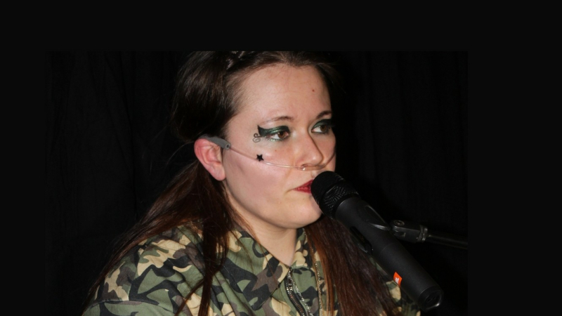 Annabelle Jörg, petite femme courage, en concert avec sa chorale à Tasque  samedi 4 mars.