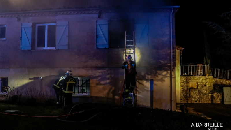Une maison détruite par un incendie