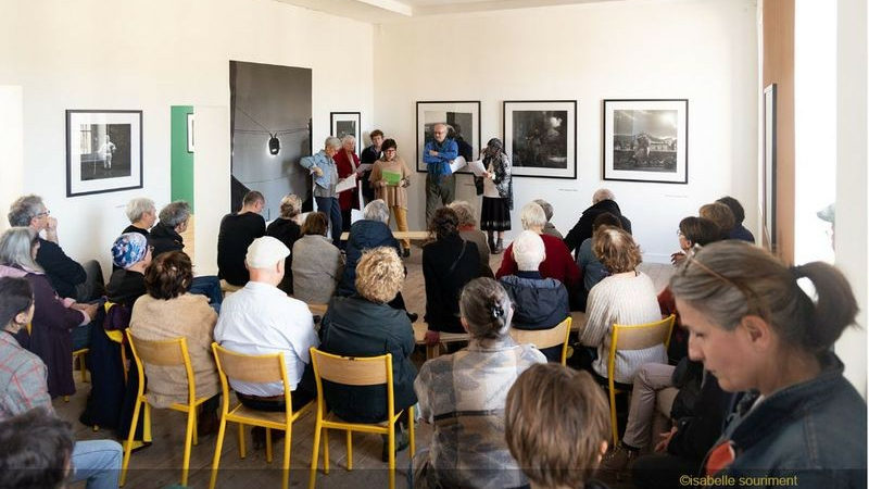 Lectures et dégustation de vins au centre d'art et de photographie de Lectoure