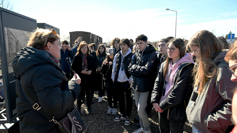 A Auschwitz, aux côtés de lycéens d’Occitanie, Carole Delga rappelle l’importance du devoir de mémoire