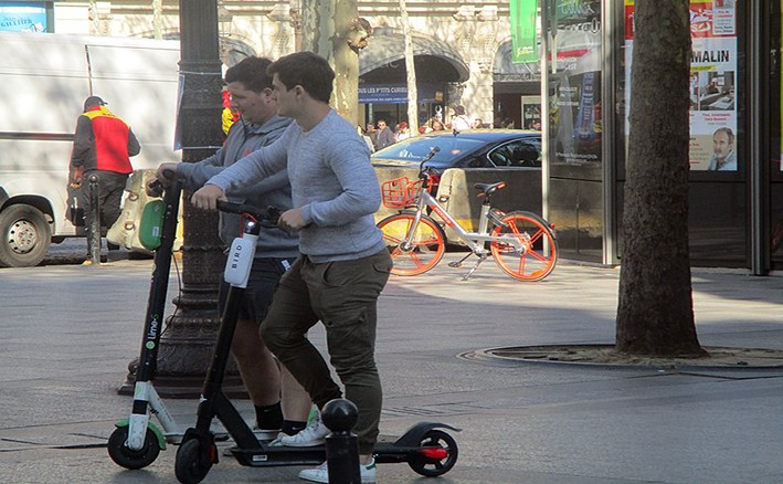 Trottinettes_à_Paris.jpg