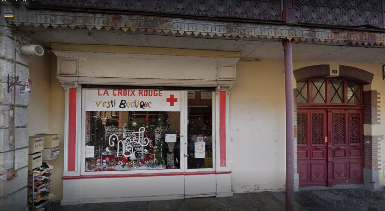 croix rouge boutique mirande.JPG