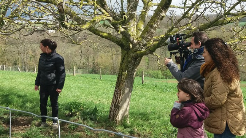 France 2 en tournage à la ferme de Bidache