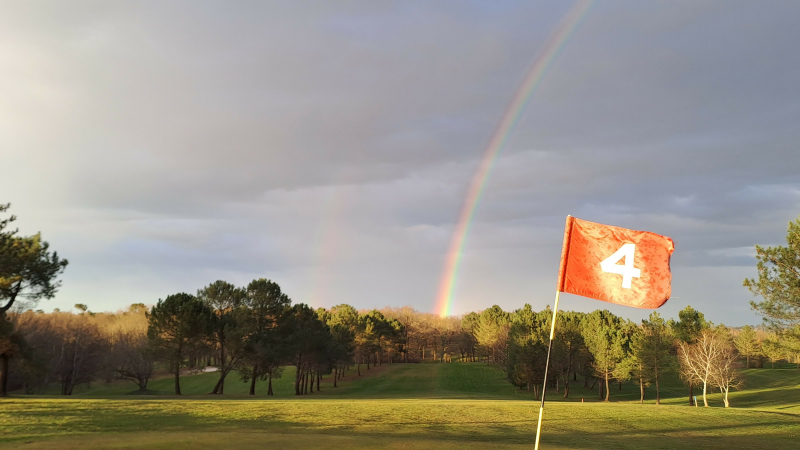 Triangulaire au Golf de Guinlet : les locaux l'emportent dans la bonne humeur !