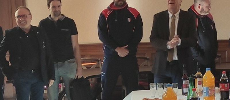 La sélection nationale de rugby à XV Gendarmerie reçue à la mairie