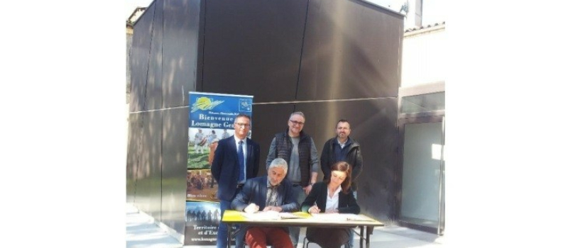 Signature d’une convention entre la Lomagne Gersoise et le collège Hubert Reeves pour utiliser le conceptcube du Laboratoire d’Innovation Rurale