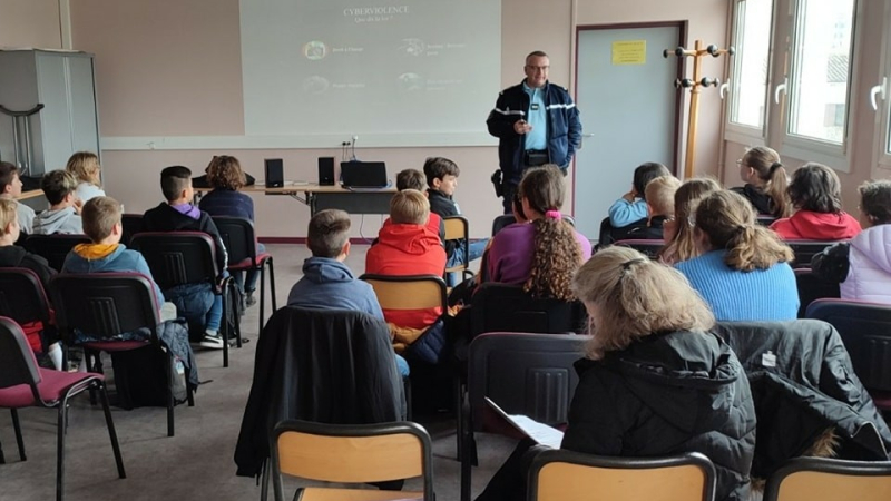 Fleurance : Prévention au collège Hubert Reeves « Les dangers potentiels des réseaux sociaux ».