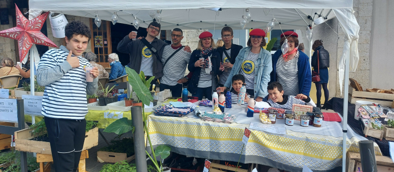 Un succès pour les petits mariniers au marché de Vic !