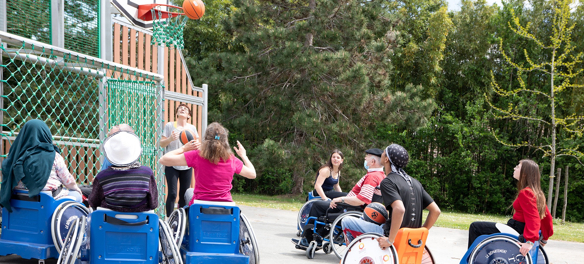 0 Partie de basket avec renfort de personnes âgées 1bis 190423.jpg