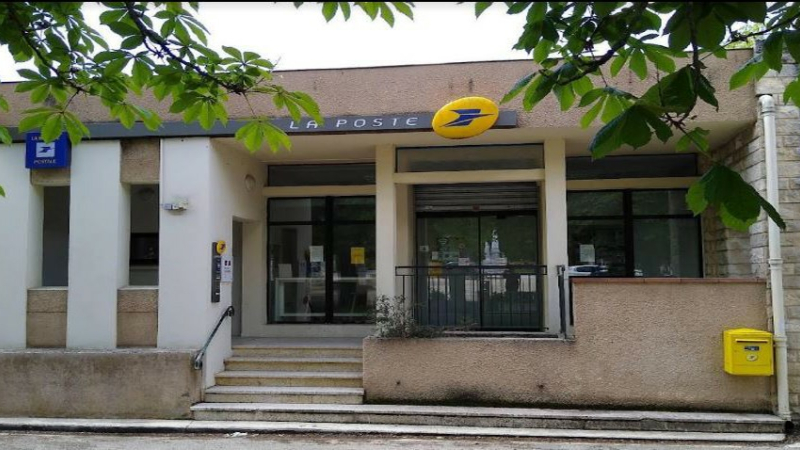 Le bureau de poste France Services