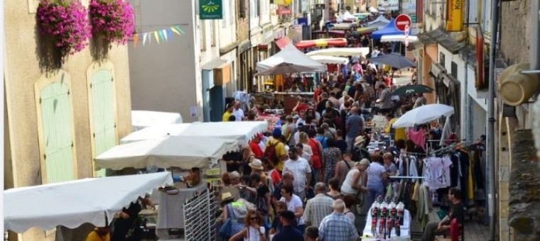 vide grenier  nogaro.JPG