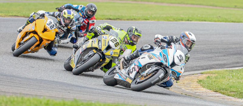Superbikes à Nogaro: film de la course 1 des European Bikes