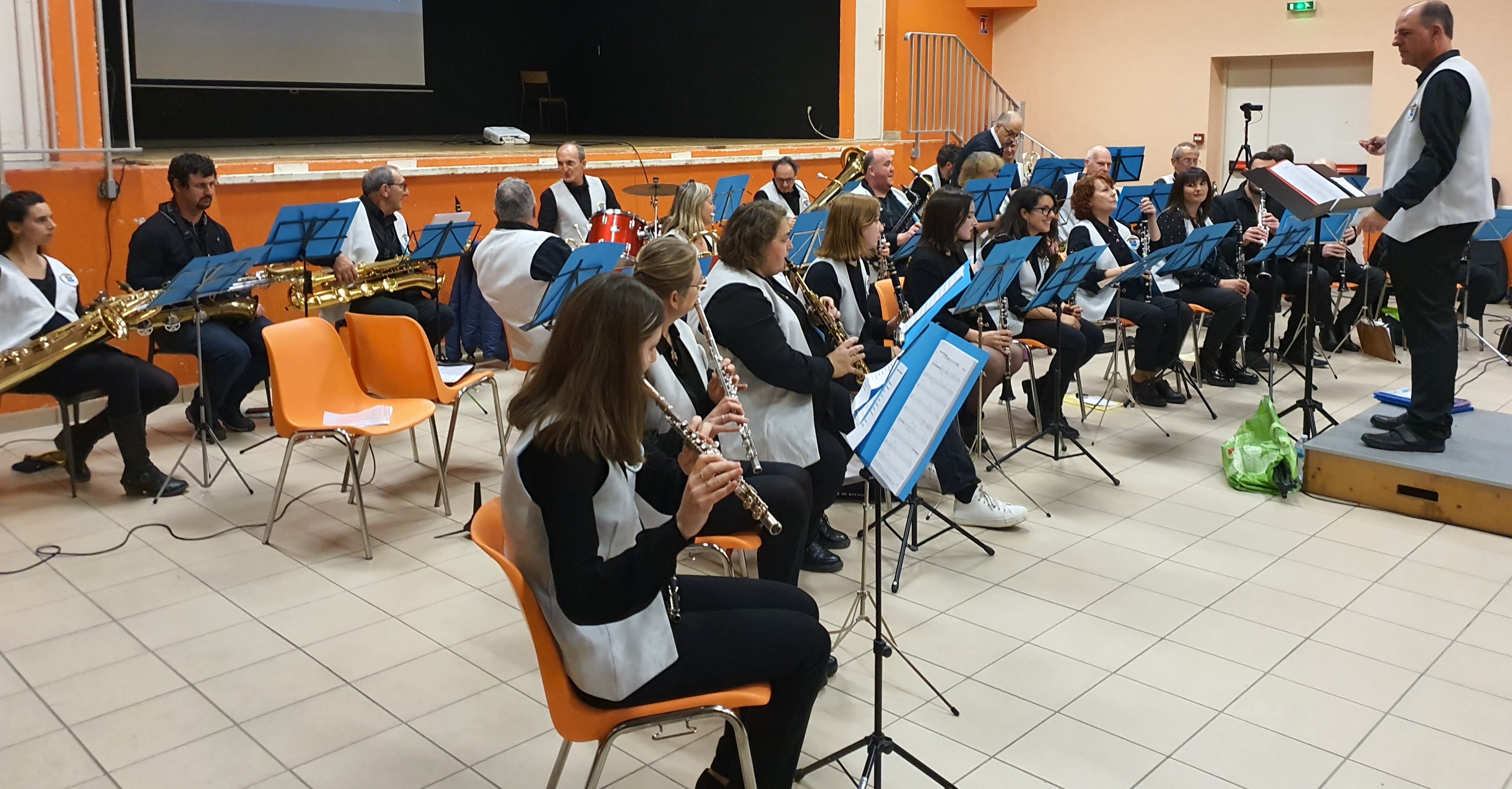 Société Philharmonique doit se produire désormais dans la salle des fêtes