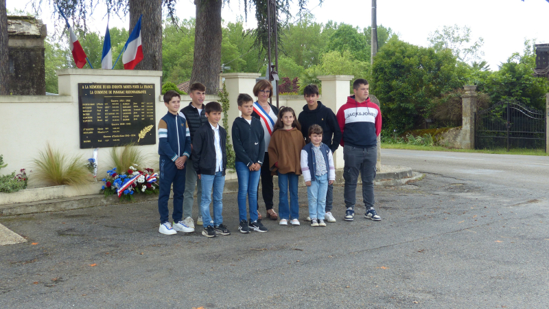Devoir de mémoire : les jeunes, acteurs de la cérémonie de la victoire du 8 mai 1945