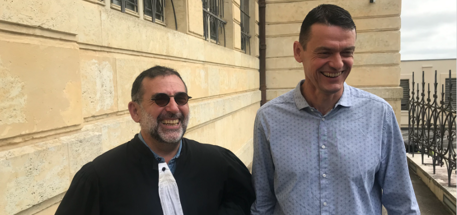 Stéphane Cazaban et son avocat. Photo : Yves Faucoup.