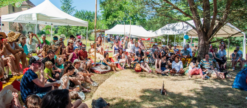 Le Festi'Peuples de l'association Château Neuf des Peuples sur DFM 930 mercredi