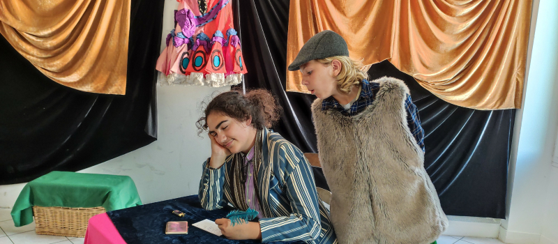 Le théâtre est dans le pré avec les ateliers de Swany !