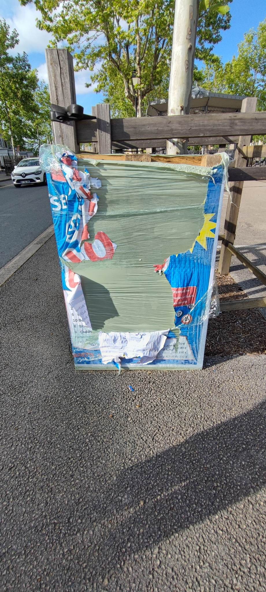 A moins qu'il ne s'agisse d'une oeuvre d'art....ratée !