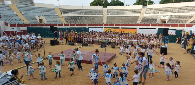 Plus de 500 enfants et musiciens dans les arènes vendredi soir pour un beau spectacle collectif !