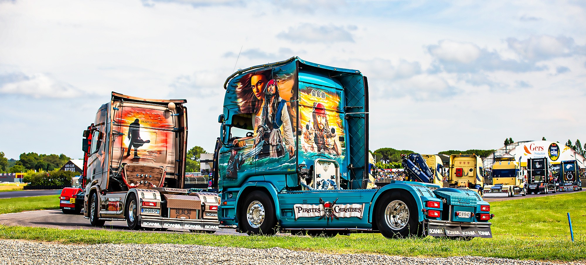 0 Défilé des camions décorés 1bis 18023.jpg
