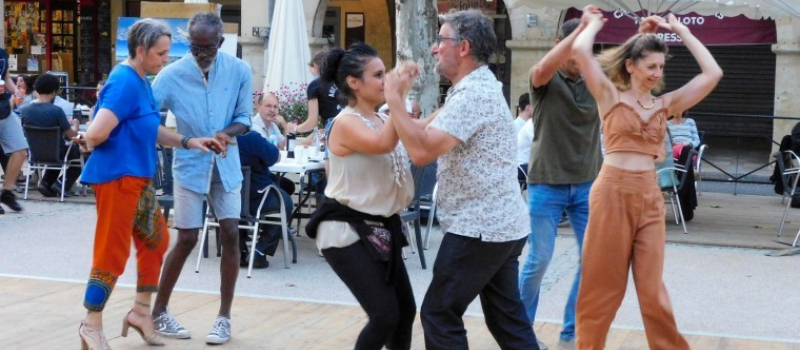 "Terrasses en Fête : Un été de musique et de convivialité à Mirande"