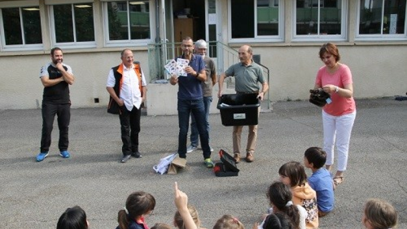 Remise malette pédagogique «Défi Ecole Buissonnière»