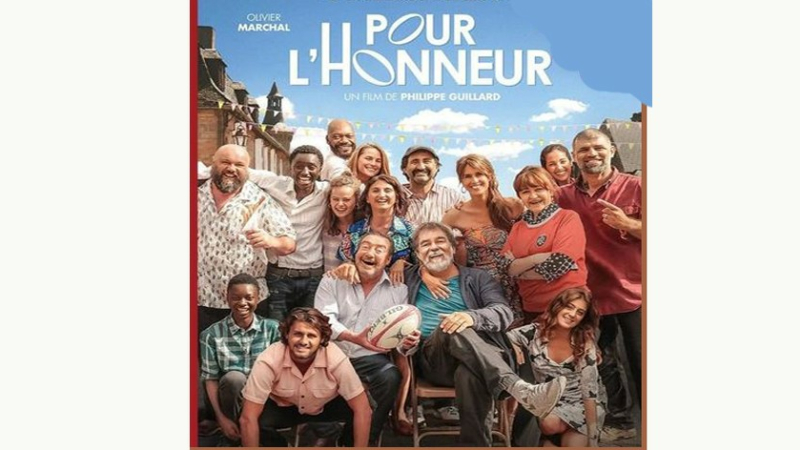 Cinéma de plein air au terrain de rugby