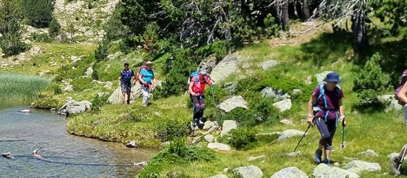 Rando en montagne avec la marmotte gersoise