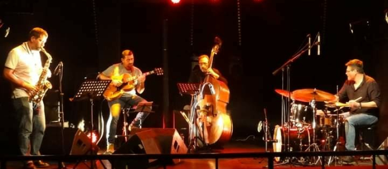 Le jazz s’invite au marché gourmand de Pavie du 26 juillet.