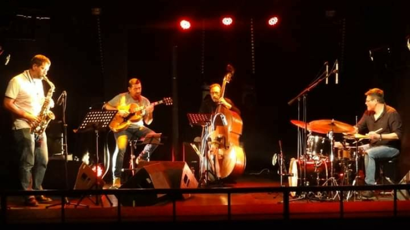 Le jazz s’invite au marché gourmand de Pavie du 26 juillet.