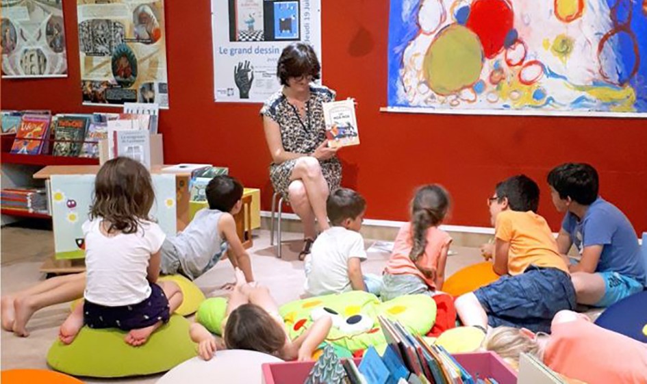 mediatheque lecture enfants.JPG