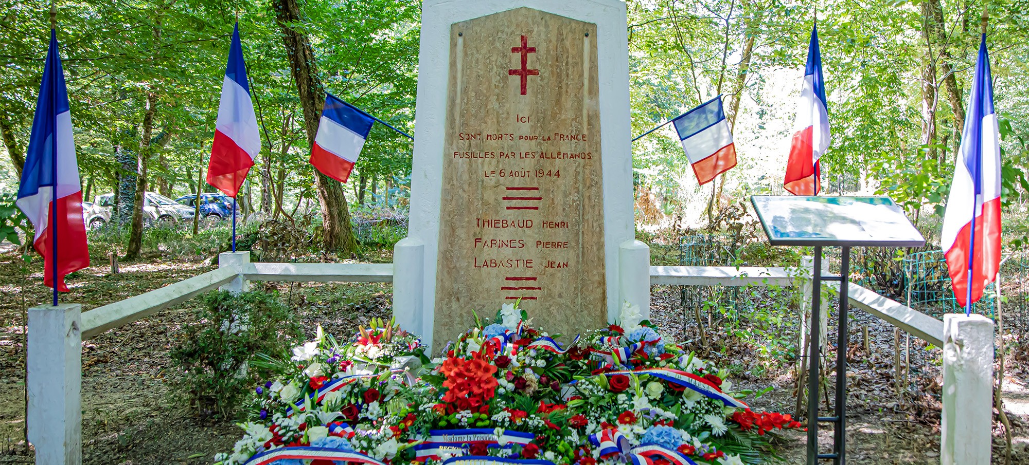 0 La stèle de Bascaules avec les gerbes1bis 060820.jpg