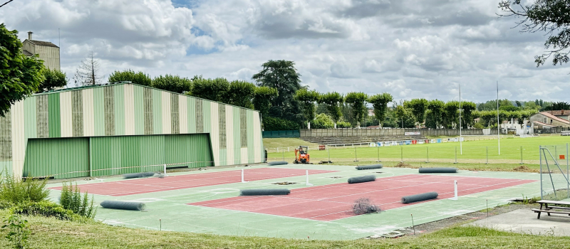 Bientôt des terrains de tennis et de boules lyonnaises couverts en panneaux photovoltaïques
