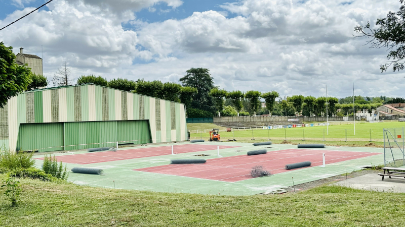 Bientôt des terrains de tennis et de boules lyonnaises couverts en panneaux photovoltaïques