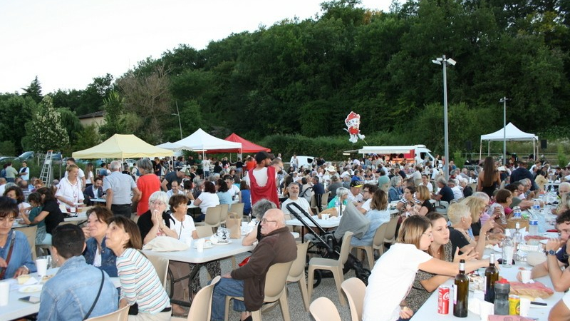 Beau succès du marché gourmand du 26 juillet