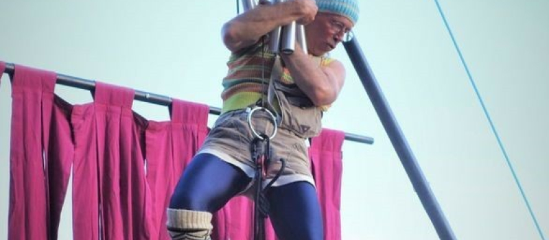 Le Valpiniste, une gesticulation à fleur de cirque, pour l’inauguration de la saison culturelle de Fleurance