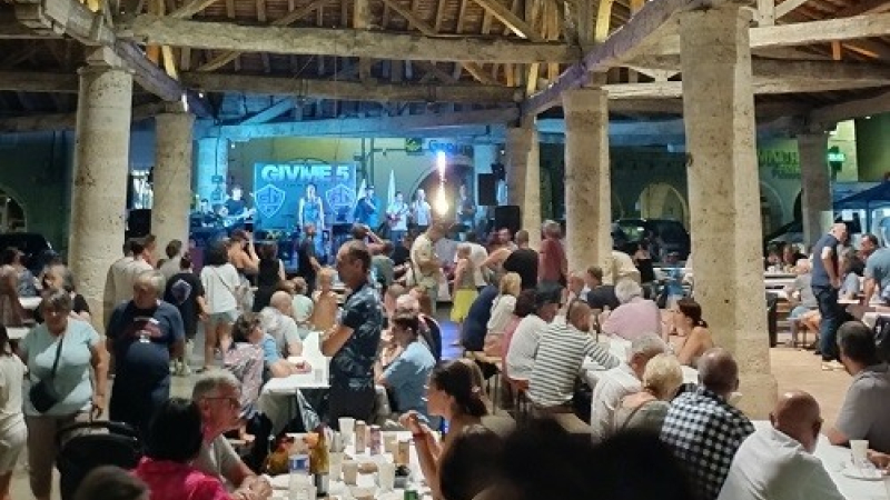 Que du bonheur pour le dernier marché gourmand nocturne organisé par le foyer rural